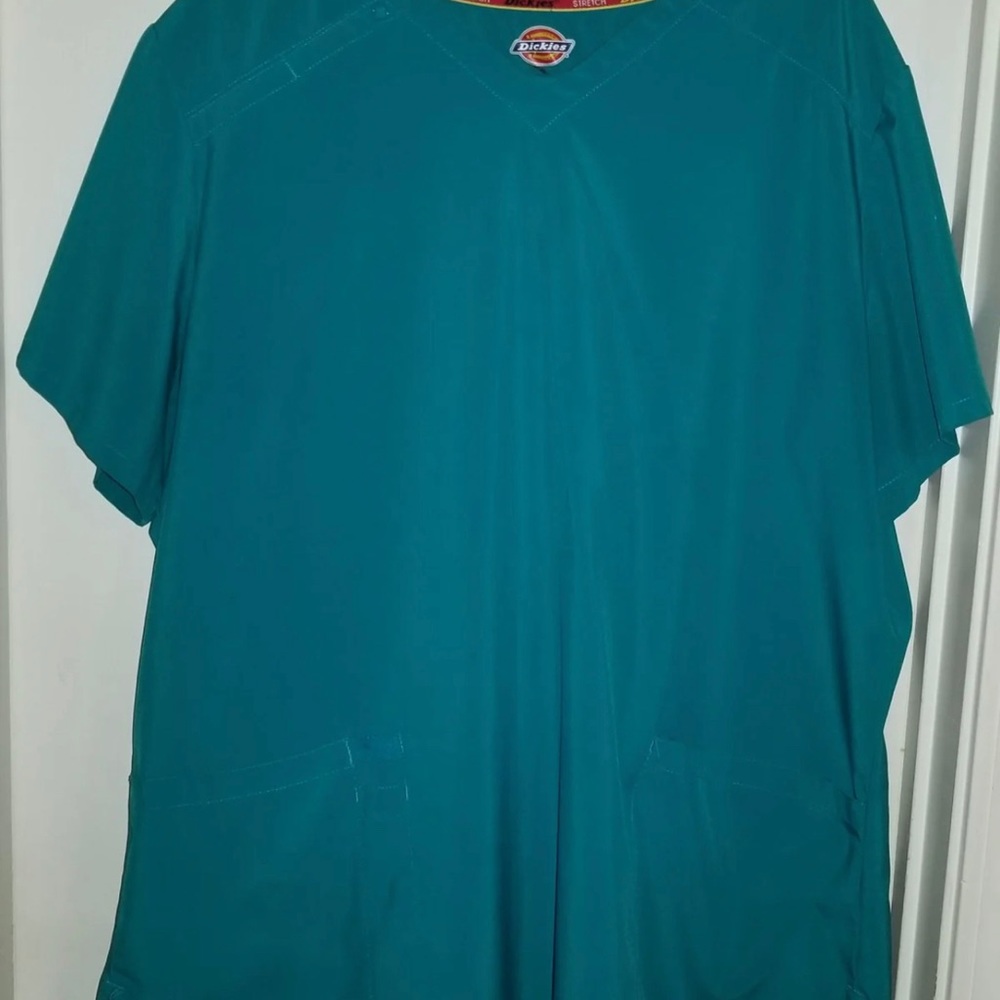 Scrub top